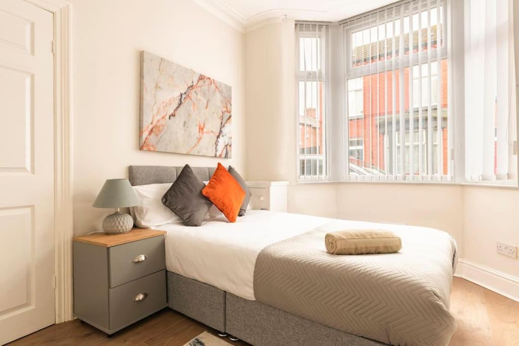 3-Bedroom Home In Liverpool L15 With Free Parking ภายนอก รูปภาพ