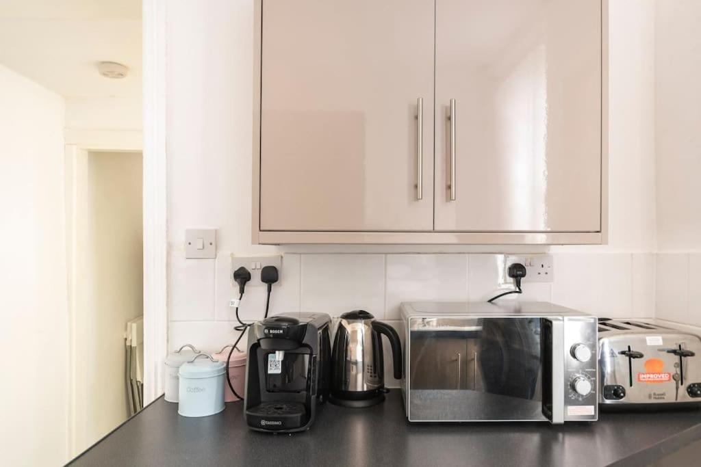 3-Bedroom Home In Liverpool L15 With Free Parking ภายนอก รูปภาพ
